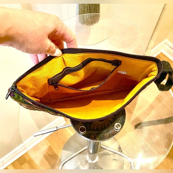 ✅🆕 Thai embroidery wristlet/clutch,earthy tones, multi color floral pattern NWOT - Picture 3 of 5